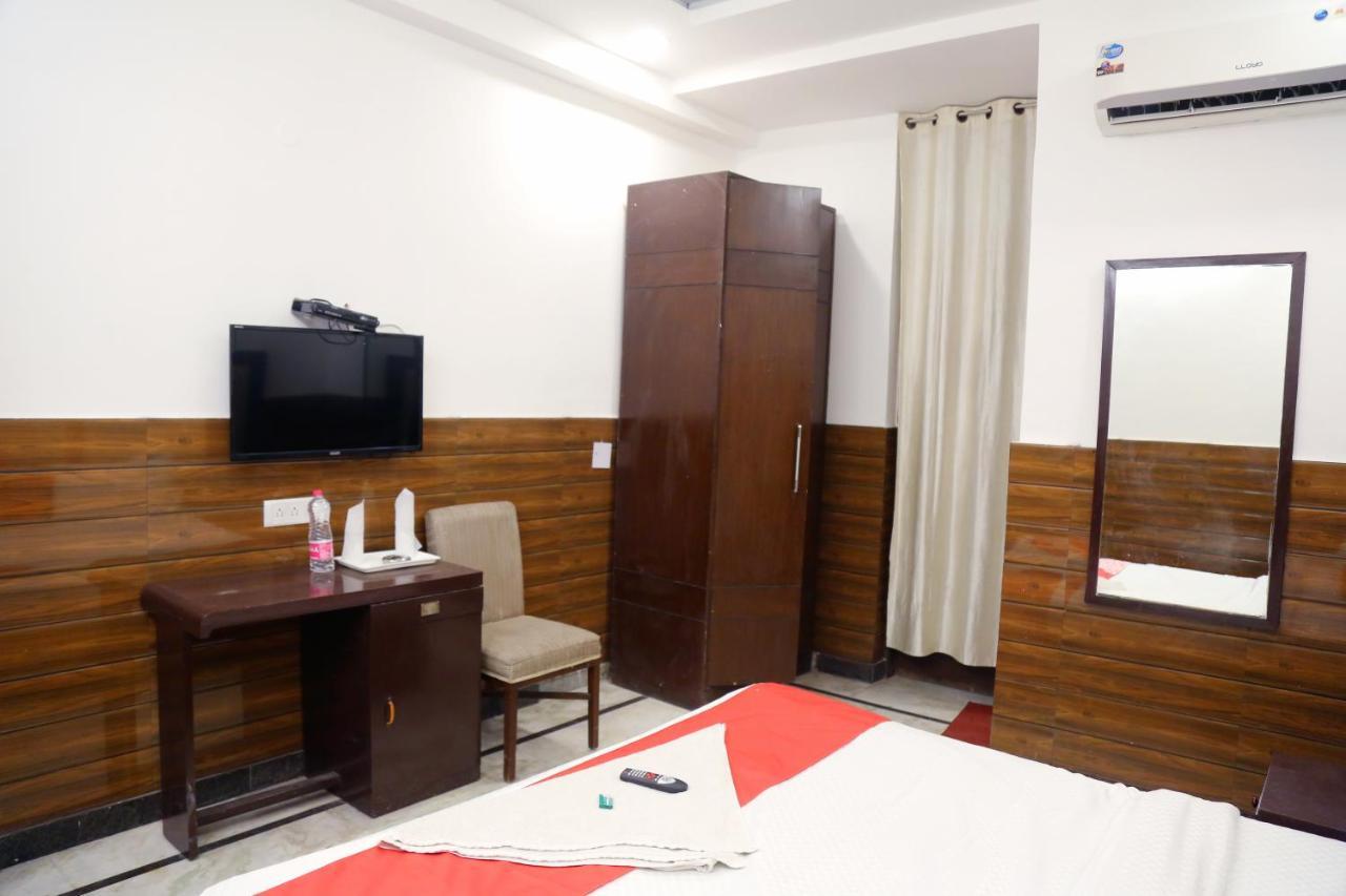 Aerocity Hotel Jindal Palace Delhi- A Well Hygiene Property"All Staff Vaccinated " Нью-Дели Экстерьер фото