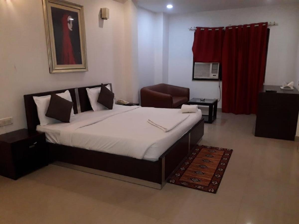 Aerocity Hotel Jindal Palace Delhi- A Well Hygiene Property"All Staff Vaccinated " Нью-Дели Экстерьер фото