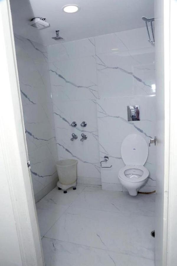 Aerocity Hotel Jindal Palace Delhi- A Well Hygiene Property"All Staff Vaccinated " Нью-Дели Экстерьер фото